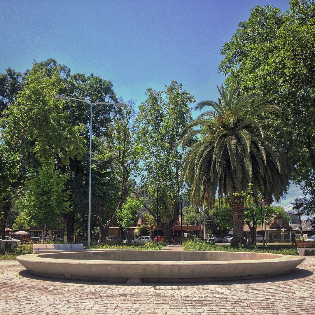 Nuevamente vandalizan Plaza San Francisco en Curicó